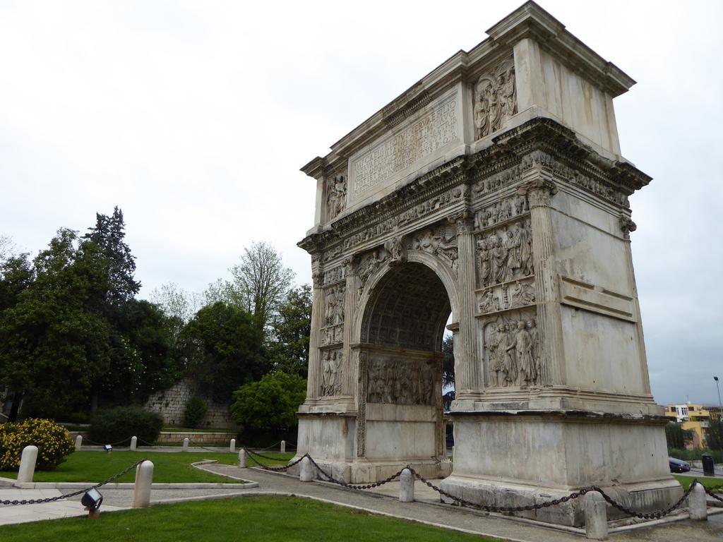 Vila Pietre Di Fiume Apice Exteriér fotografie